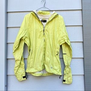 Mountain Hardwear Conduit Silk Hooded Rain Jacket Women's Size Medium, Yellow